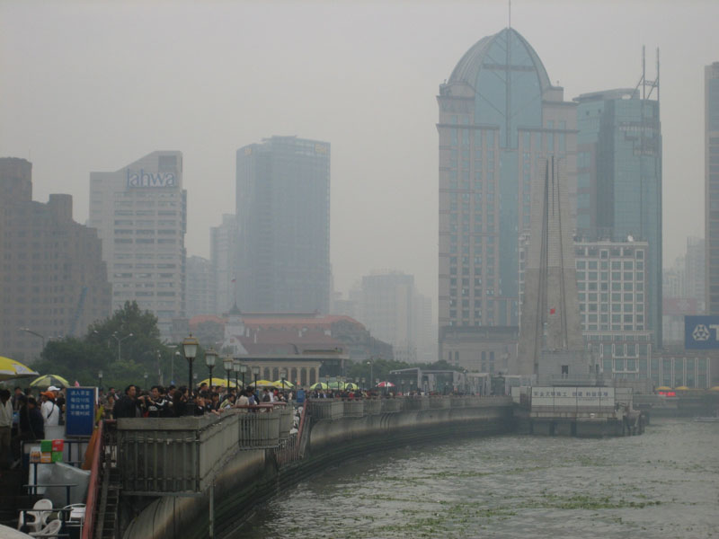 Shanghai bei Nebel