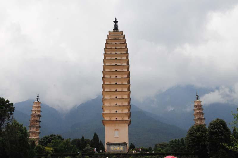 Die drei Pagoden des Chongshen Klosters